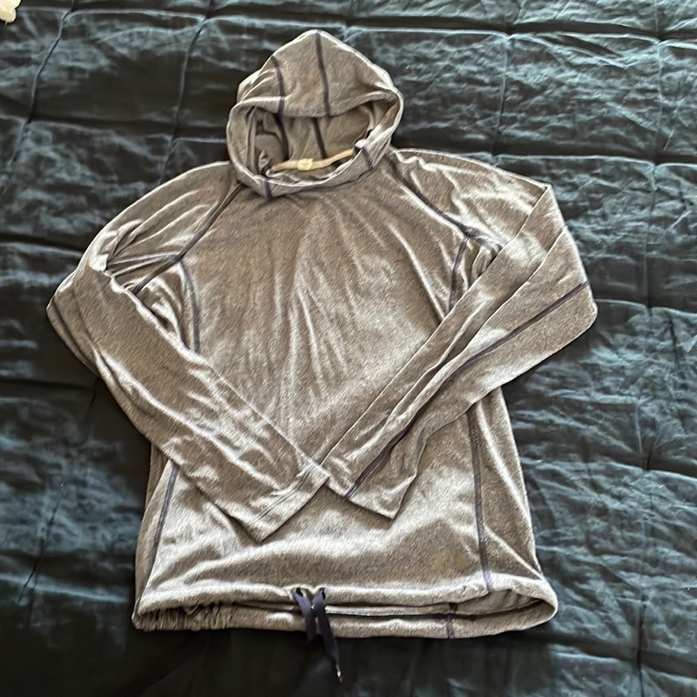 Hooded pullover heat gear